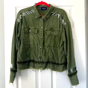 Splendid army green jacket. Size Large.